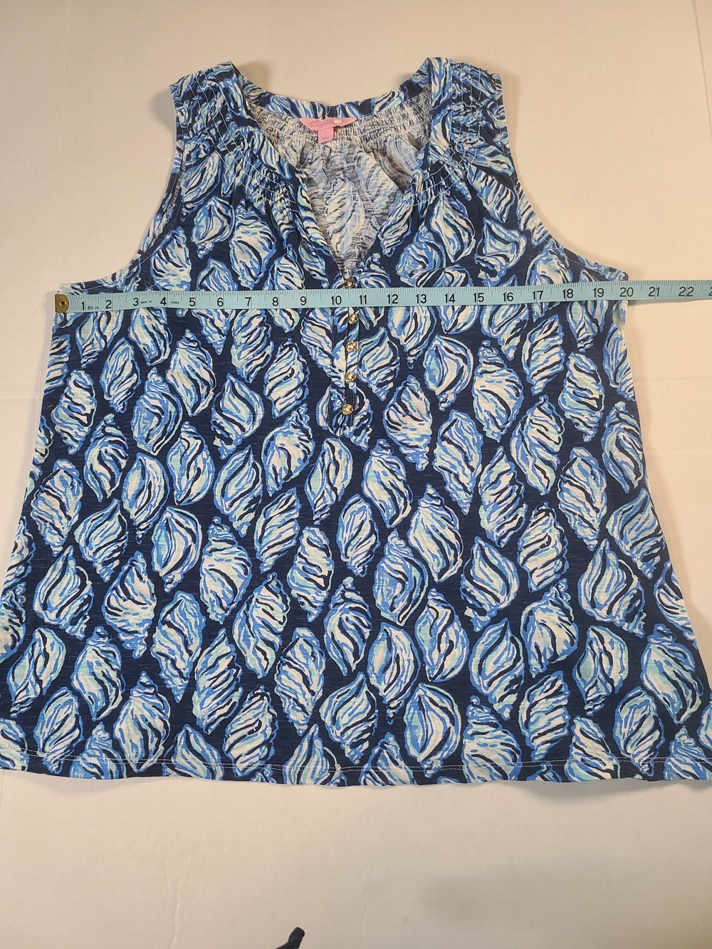 Lilly Pulitzer Blue Essie Smocked Cotton Resort Sleeveless V Neck Blouse Large - Picture 8 of 10